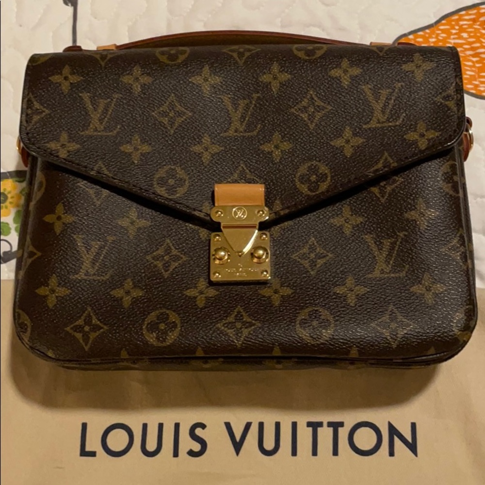 Louis Vuitton Pochette Metis